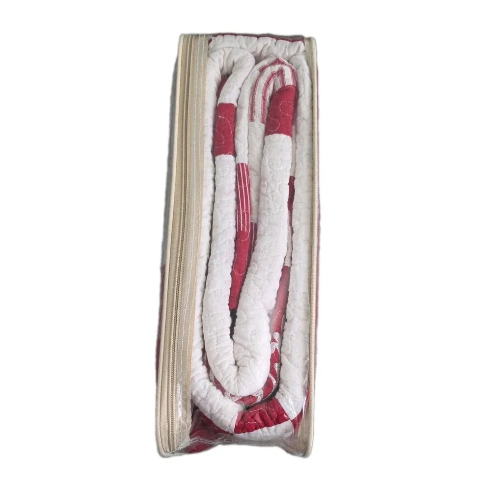 NIP Full/Queen Home Classics NICHOLAS Quilt Holiday Collection Red & white 90x95